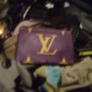 Louis Vuitton bag in meant condition